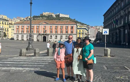 Fun and Play Naples Sightseeing Treasure Hunt with Prizes