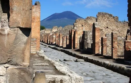 Private tour in Fiat 500/600 Pompeii and Vesuvius
