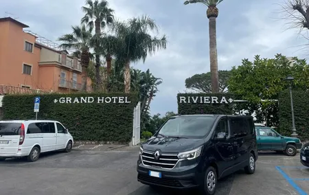 Private transfer from Naples to the Amalfi Coast and Salerno