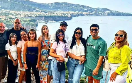 Amalfi Coast Positano, Sorrento and Pompeii Day Tour