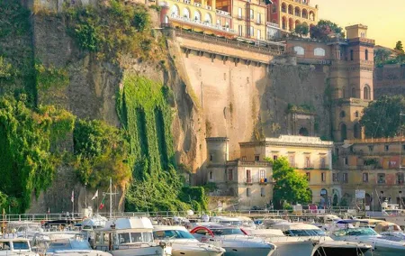 Tour Pompeii & Sorrento with lunch stop