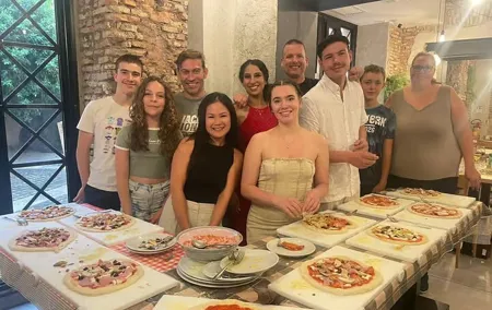 Naples Pizza Cooking Class in Local Restaurant