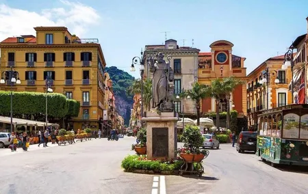 Luxury Sorrento Pompeii with Lunch in the Vineyard Private Tour