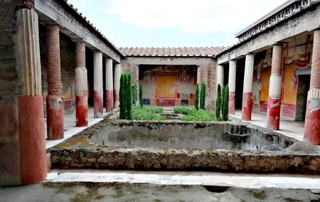Pompeii from Naples: Smart Audio Guide with Travel Instructions