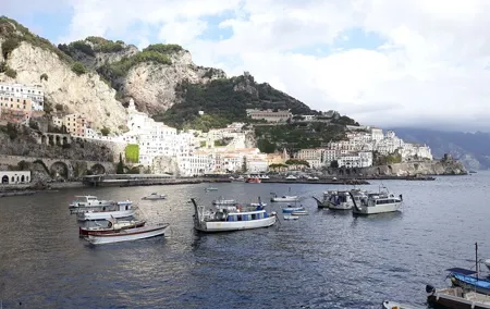 Amalfi : Private Transfer from Naples visit Pompeii