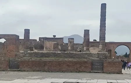 Guided Shared Tour Pompeii and Amalfi coast