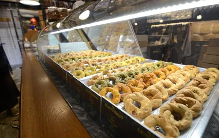 NAPLES: Taste of the Real Napoli: Street Food Tour + Glass of Local Wine