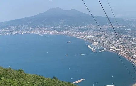 Tour condiviso Sorrento Positano Pompei in Minivan Mercedes