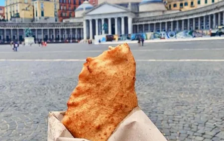 The Neapolitan culinary art Street Food Tour