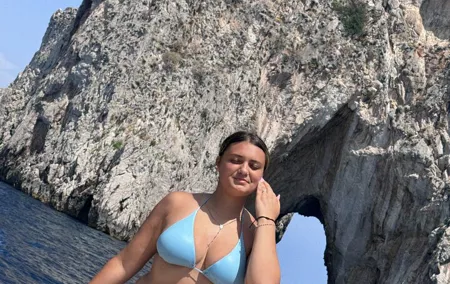 Emotional experience on a boat in Capri: Blue Grotto, Faraglioni.