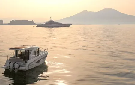 Boat tour from Mergellina to Ischia one day between sea and history