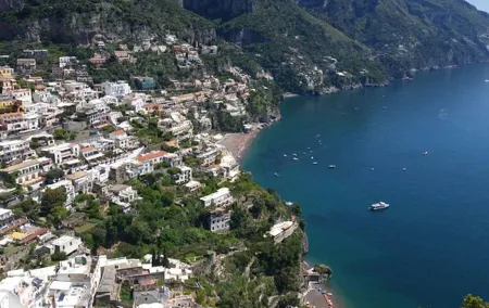 Sorrento, Positano, Pompei and winery tour