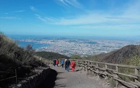 Vesuvius and Herculaneum tour with luxury Van