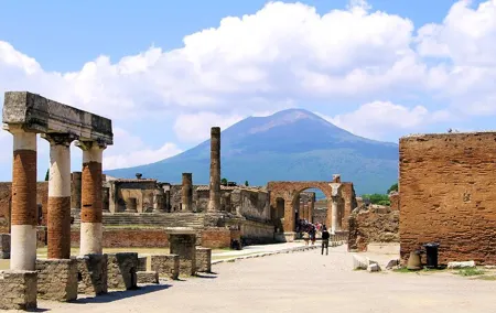 Private Full Day Tour in Amalfi, Pompeii and Sorrento from Naples