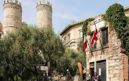 Genoa Columbus' Loop Trail Urban Trekking and Ligurian Tastings