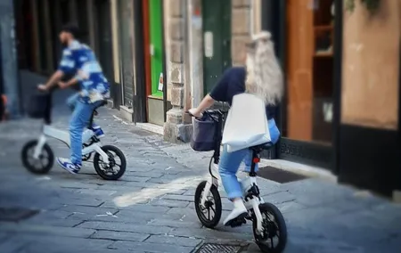 Good Morning rider: discovering the town by bike