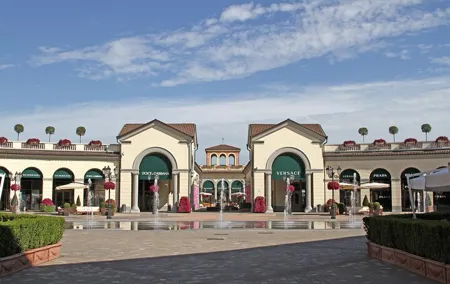 Private Shopping Tour from Genoa to Serravalle Designer Outlet