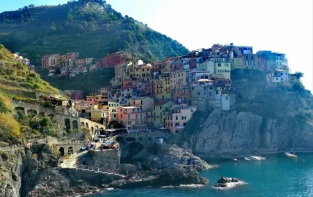 Cinque Terre from Genoa: Private Roundtrip Transfer & Local Driver Disposal
