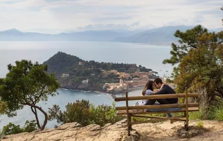Private Photo Session with a Local Photographer in Rapallo