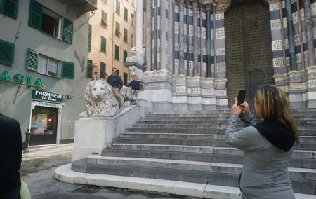 Genoa City Center Walking Tour with Rolli's Street & Panoramic Balcony City View