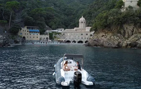 Nightly charter tour boat service from Genova and Portofino