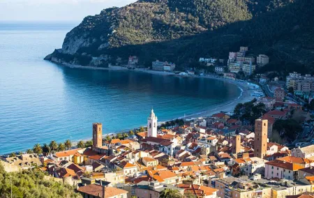 Private City Tour, Art Gallery & Ceramic Museum from Savona Port