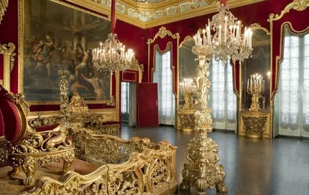 Genoa: Private Royal Palace, Rolli Palaces & walking guided tour