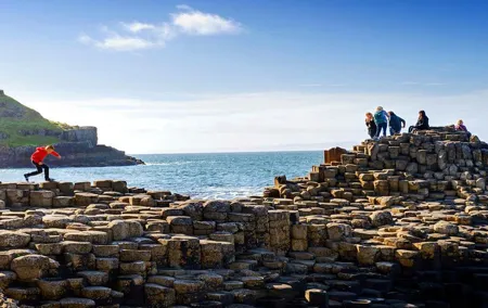 Dublin to Belfast Black Cab, Dunluce Castle and Giant's Causeway