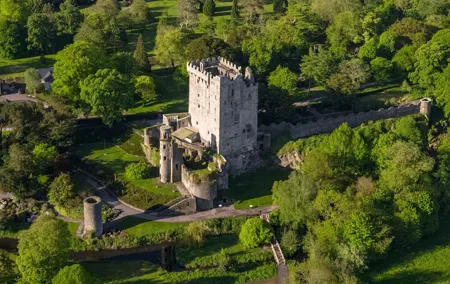 Blarney, Rock of Cashel & Cahir Castles Day Tour From Dublin