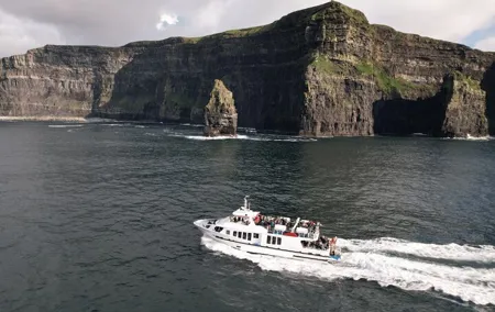 From Dublin: Cliffs of Moher, Boat Tour & Aillwee Cave