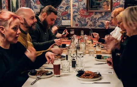 Dublin Traditional Irish 3 Course Meal Walking Tour with Local