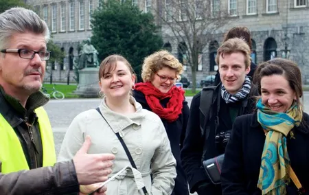 2-Hour Historical Walking Tour from Dublin
