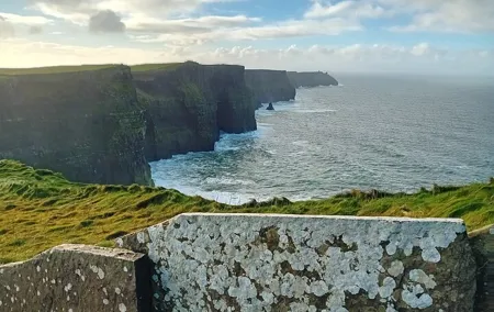 Cliffs of Moher and Wild Atlantic Way Private Tour: From Dublin