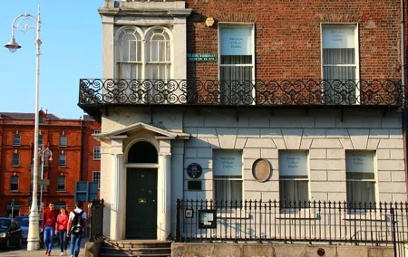 Dublin Off-The-Beaten-Path Private Literary Walking Tour
