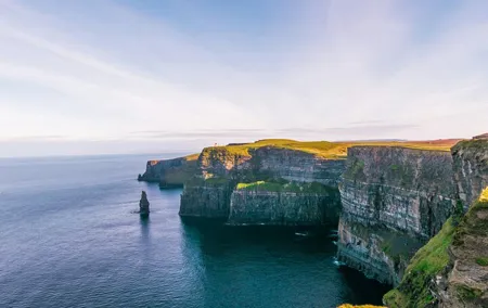 Day trip to Cliffs of Moher, Bunratty Castle and Ennis