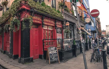 Dublin Private Custom Tour, Off-The-Beaten-Path in Temple Bar with a Local