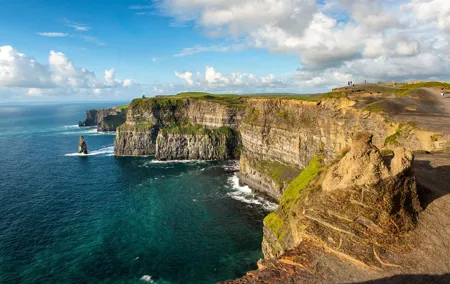 3-Day Cliffs of Moher, Connemara and Aran Islands Rail Tour from Dublin