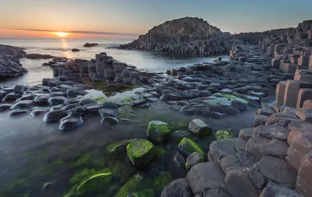 2-Day Northern Ireland Rail Tour: Belfast, Antrim Coast, and Giant's Causeway