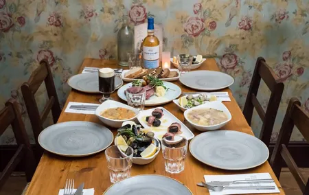 Taste traditional Irish food in the heart of Dublin