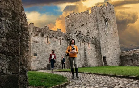 Cork City, Cahir Castle and Rock of Cashel Tour with Spanish Speaking Guide