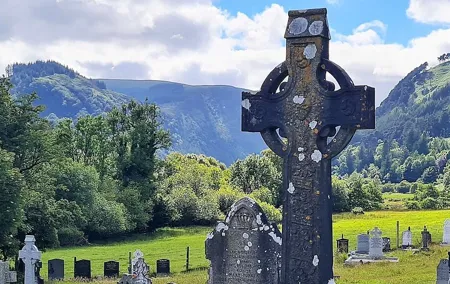 Private Tour of Glendalough and Powerscourt Gardens, (1-7 ppl)