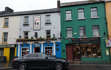 Sean's Bar, Athlone Castle and Clonmaconoise Monasic Site