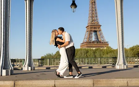 Paris Photoshoot Eiffel Tower Romantic for Couples