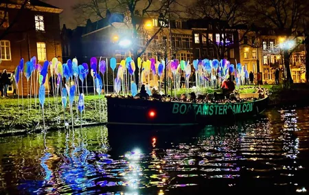 Amsterdam Light Festival Cruise
Fully Open Boat with Mulled Wine