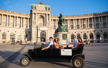 Scenic Vienna City Tour and Gourmet Lunch in a Classic Oldtimer
