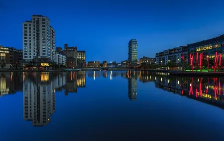 Dublin Night Private Tour: City Lights & Scenic Evening Ride
