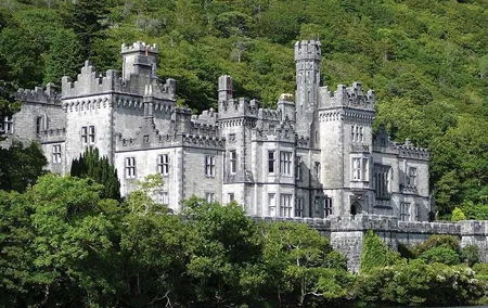 Connemara Day Trip Including Leenane Village and Kylemore Abbey from Galway
