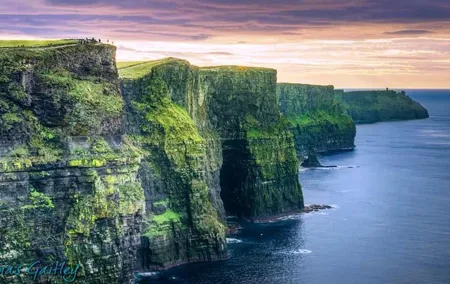 Aran Island, Cliffs of Moher & Cruise tour from Galway. Guided.