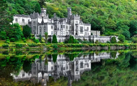 From Galway: Guided tour of Connemara with 3 hour stop in Kylemore Abbey