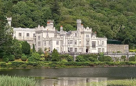 Kylemore Abbey, Sky Road & Aughnanure Private Tour from Galway